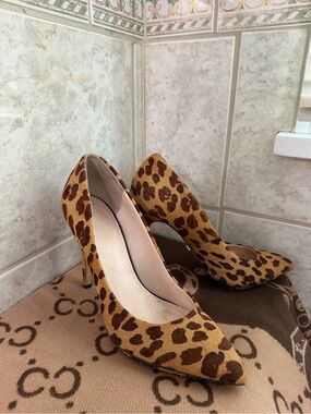 Victoria's Secret Leopard Print Pointed Toe Heels - Brown/Tan